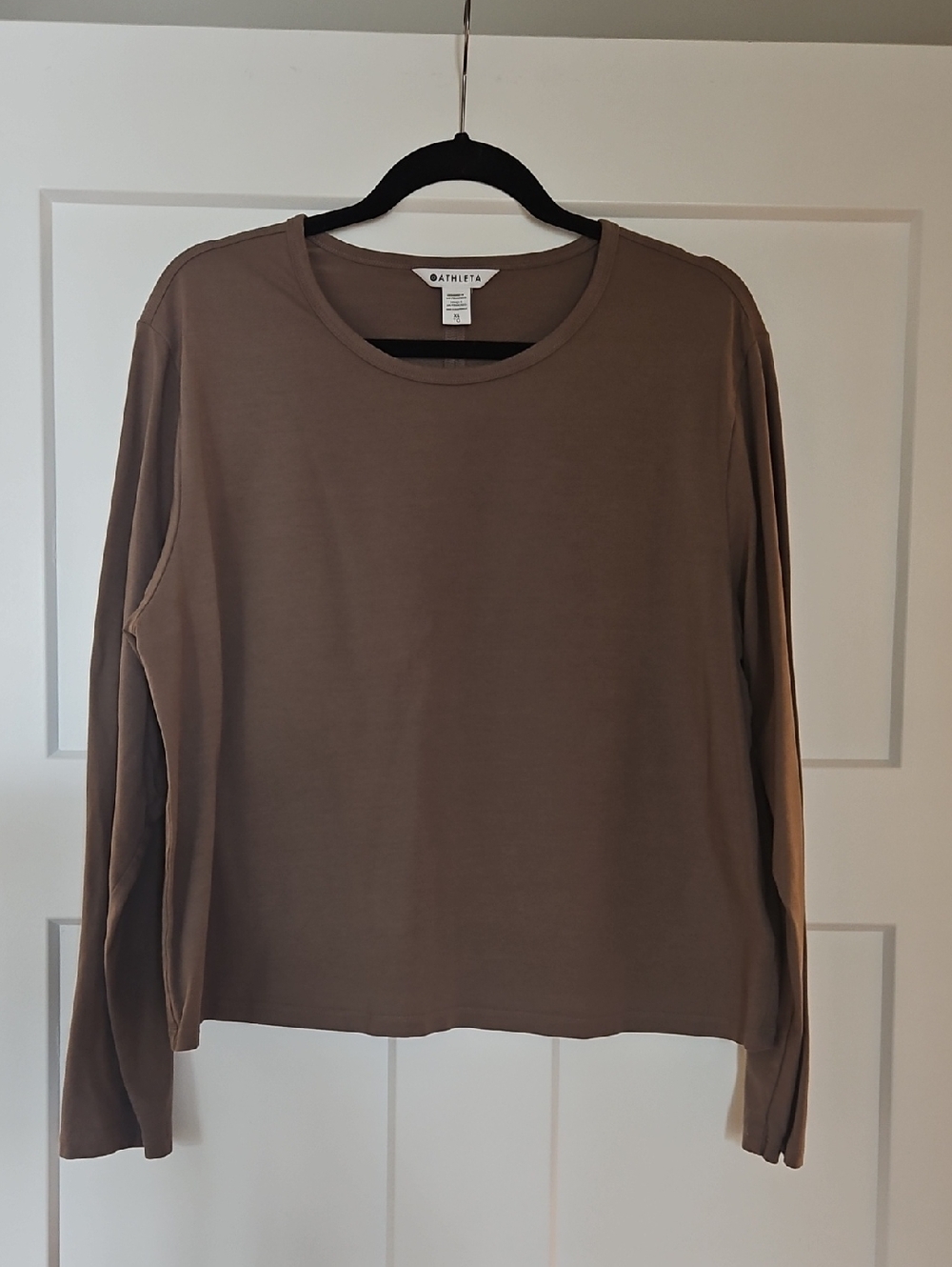 Athleta Brown Long Sleeve Crewneck Tee